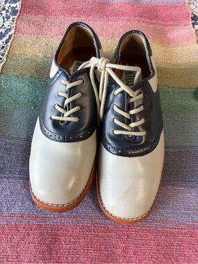 Size 4 Florsheim Kids Two-Tone Saddle Oxfords in Cream and Black worn once for E
